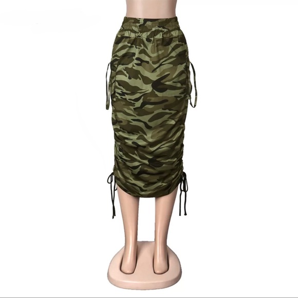 Camo Midi Skirt - Picture 3 of 4